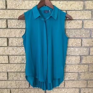 S&F Pleated back sleeveless blouse